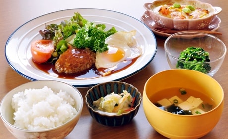 写真:ご夕食一例